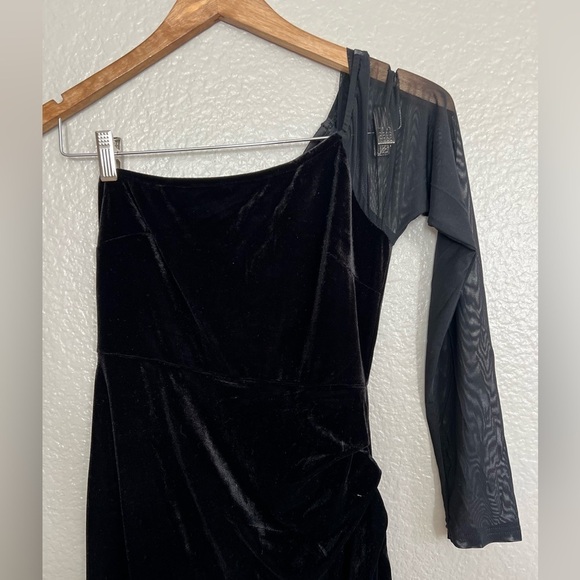 NWOT Lavish Style Black Velvet Mesh One-Shoulder Tulip Maxi Dress - Picture 4 of 8